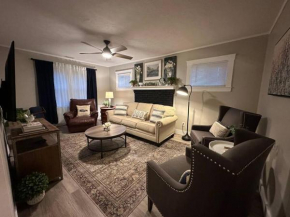 3 Bedroom Home, Walk to Lake Erie